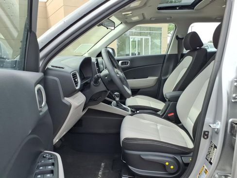 New 2026 Hyundai Venue SEL image 15