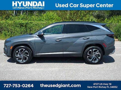 Used 2025 Hyundai Tucson Limited AWD/4WD image 2