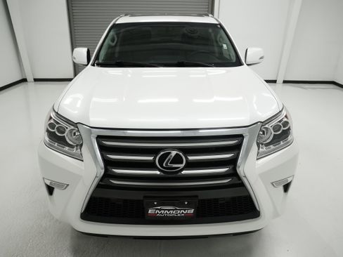 Used 2014 Lexus GX 460 AWD/4WD image 2