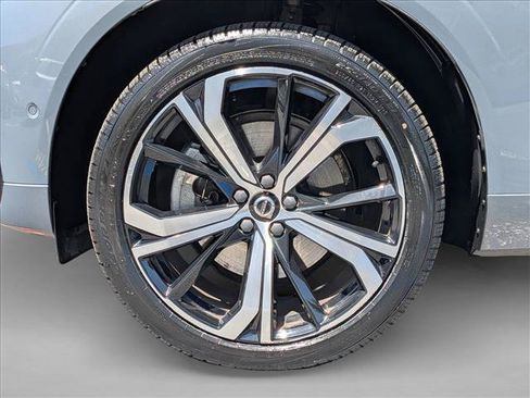 Certified 2023 Volvo XC60 B6 Ultimate w/ Protection Package Premier AWD/4WD image 24