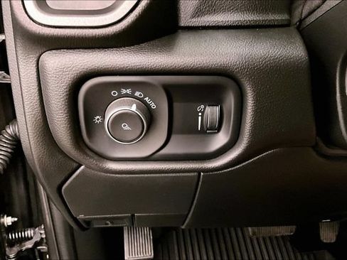 Used 2024 RAM 3500 Tradesman w/ Convenience Group AWD/4WD image 40