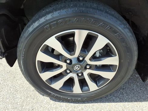 Used 2019 Toyota Tundra Limited w/ Limited Premium Package image 11