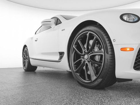Used 2024 Bentley Continental GT image 20