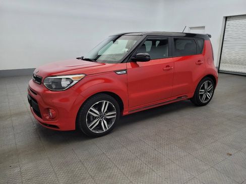 Used 2019 Kia Soul + image 2