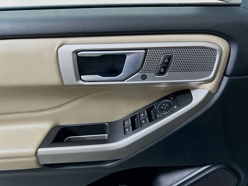 Used 2024 Ford Explorer Limited image 15