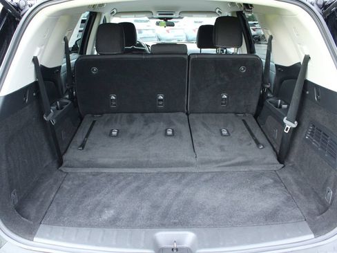 Used 2024 Nissan Pathfinder SV FWD image 10