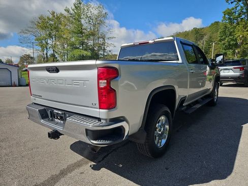 Used 2021 Chevrolet Silverado 2500 LT w/ Convenience Package AWD/4WD image 5