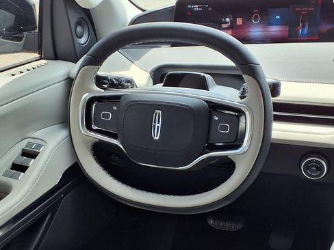 New 2026 Lincoln Navigator Premiere AWD/4WD image 10