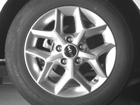 Used 2025 Kia Soul LX w/ LX Technology Package FWD image 15