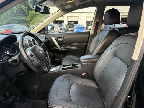 Used 2011 Nissan Rogue SV w/ SL Pkg FWD image 2