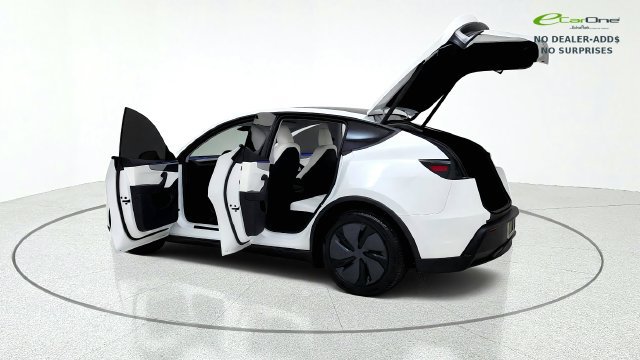 Used 2026 Tesla Model Y AWD image 15