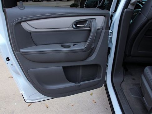 Used 2016 Chevrolet Traverse LT w/ Style and Technology Package image 35