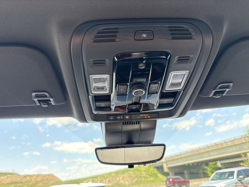 New 2026 Chevrolet Suburban High Country AWD/4WD image 29
