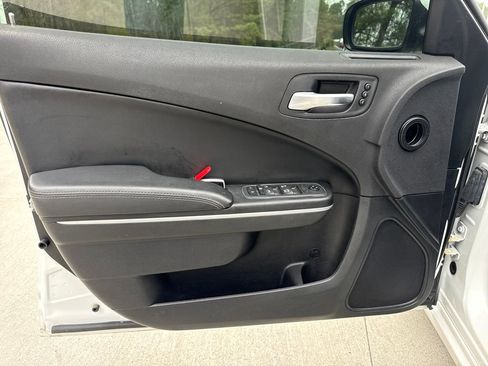 Used 2020 Dodge Charger SXT w/ Leather Interior Group image 14
