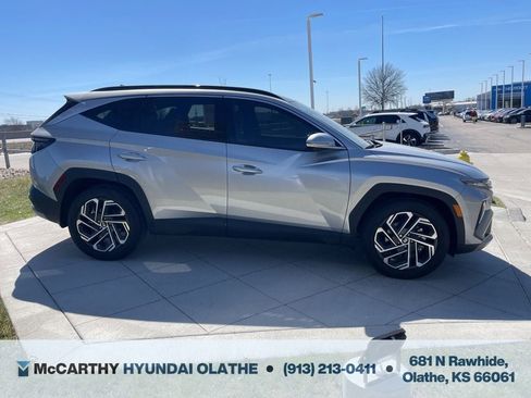 Certified 2025 Hyundai Tucson Limited FWD image 19