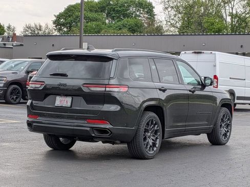 Used 2024 Jeep Grand Cherokee L Summit w/ Advanced Protech Group IV AWD/4WD image 7