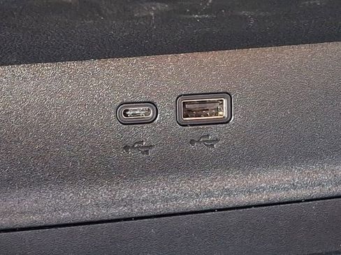 Used 2026 Chevrolet Equinox LT FWD image 24