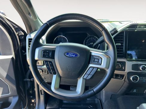 Used 2022 Ford F350 Lariat w/ Camper Package AWD/4WD image 12