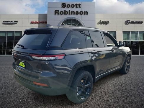 New 2025 Jeep Grand Cherokee Limited image 4