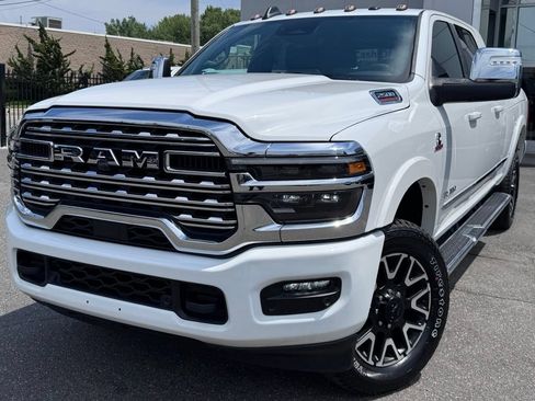 Used 2026 RAM 2500 Limited AWD/4WD image 3