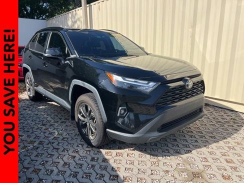 Used 2022 Toyota RAV4 XLE Premium image 1