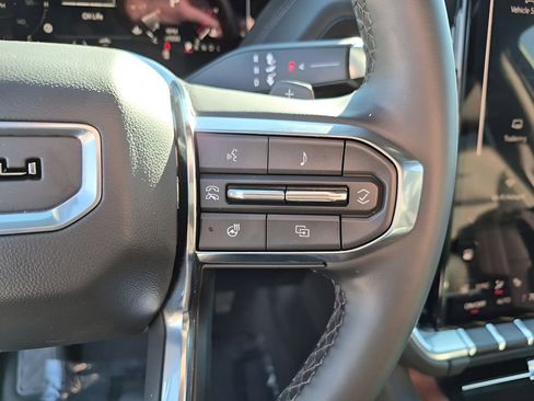 Certified 2025 GMC Yukon Denali image 35