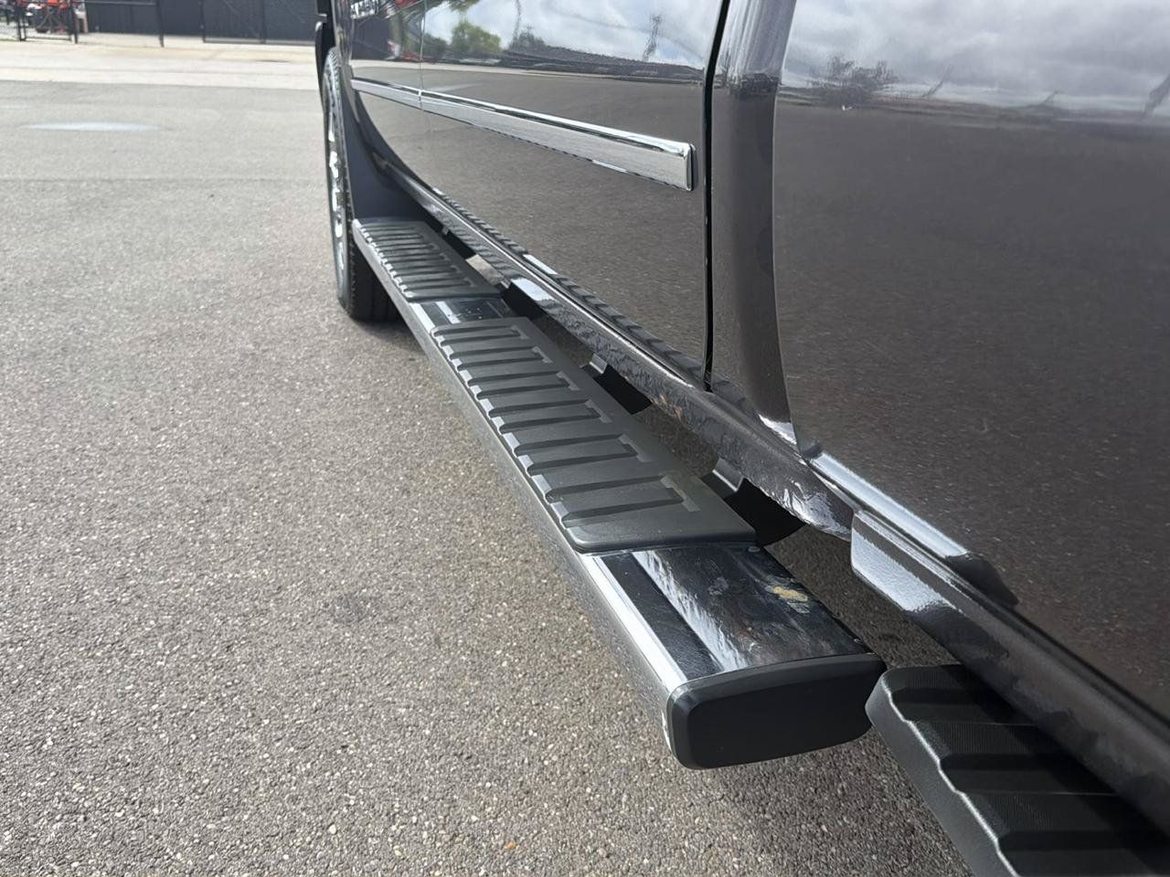 Used 2015 GMC Sierra 2500 Denali w/ Duramax Plus Package AWD/4WD image 21