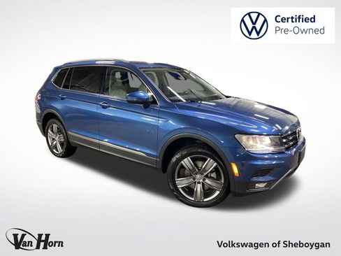 Used 2020 Volkswagen Tiguan SEL image 1