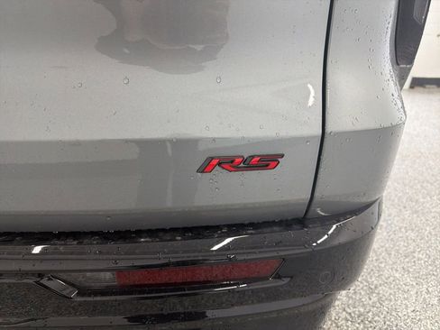Used 2026 Chevrolet Traverse RS FWD image 5