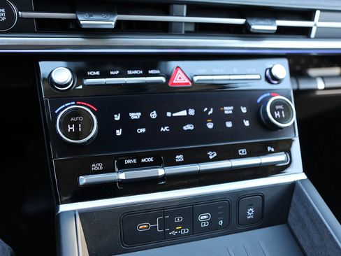 Certified 2025 Hyundai Santa Fe Limited image 28