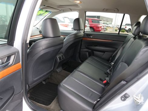 Used 2014 Subaru Outback 2.5i Limited image 15