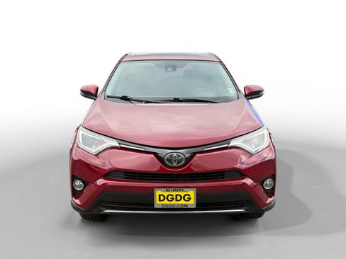 Used 2018 Toyota RAV4 XLE w/ Carpet Mat Package image 8