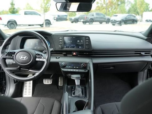 Used 2025 Hyundai Elantra Sport FWD image 26