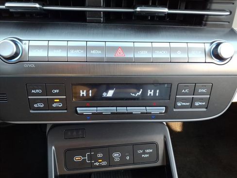 Used 2025 Hyundai Kona Limited image 23