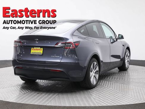 Used 2020 Tesla Model Y Long Range image 5