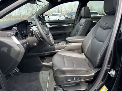 Certified 2025 Cadillac XT5 Sportv w/ LPO, Floor Liner Package image 20