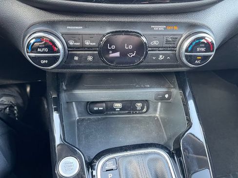 Used 2024 Kia Soul S FWD image 19