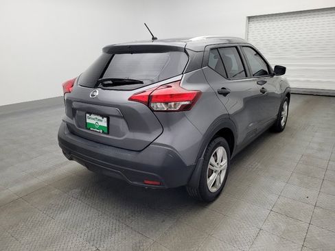 Used 2018 Nissan Kicks S image 9