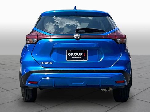 Used 2023 Nissan Kicks S FWD image 5