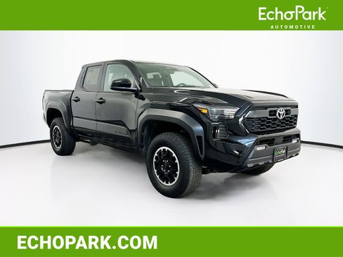 Used 2025 Toyota Tacoma TRD Off-Road image 1