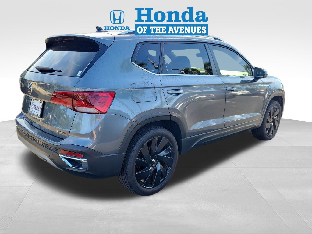 Used 2024 Volkswagen Taos SEL AWD/4WD image 4