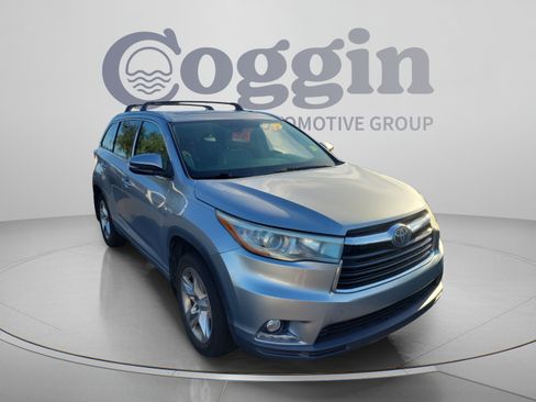 Used 2015 Toyota Highlander Limited Platinum AWD/4WD image 6