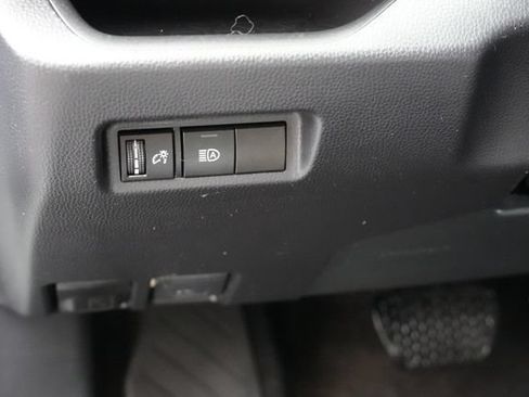 Used 2022 Toyota RAV4 XLE FWD image 24