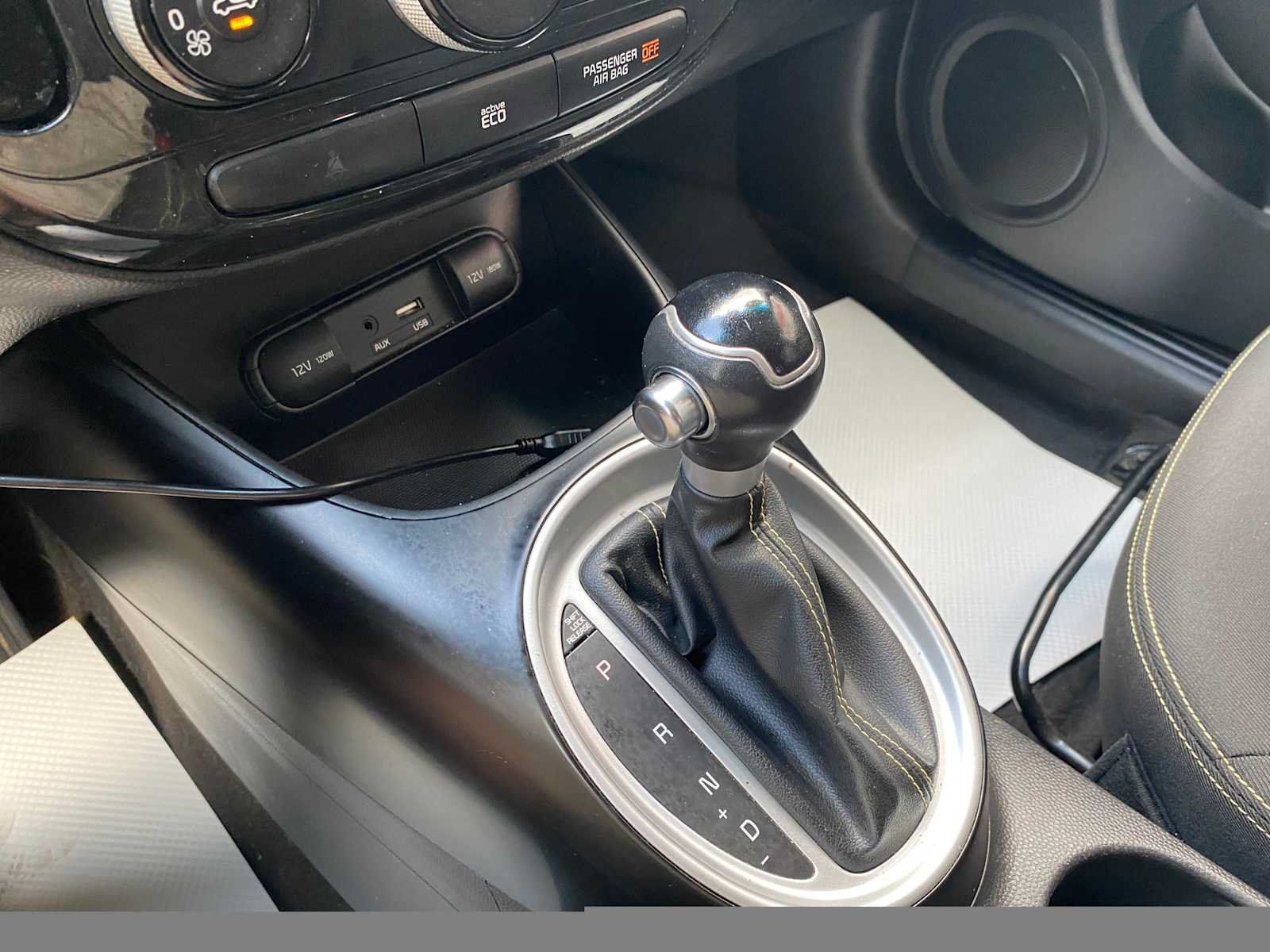 Used 2016 Kia Soul + FWD image 18