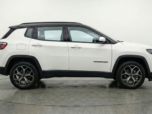 Used 2025 Jeep Compass Limited AWD/4WD image 11