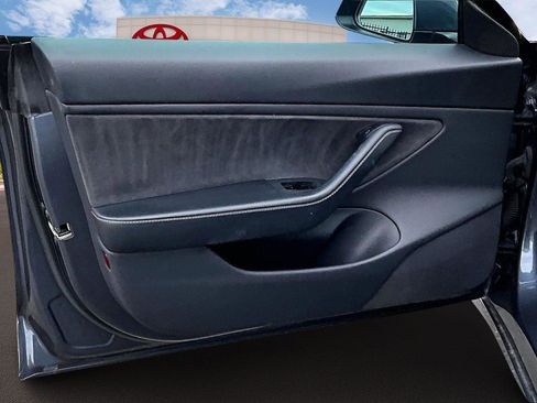 Used 2021 Tesla Model 3 Long Range image 22