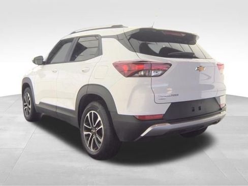 Used 2025 Chevrolet TrailBlazer LT image 6