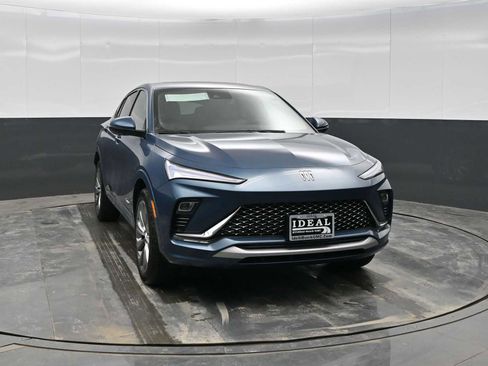 New 2026 Buick Envista Avenir image 2