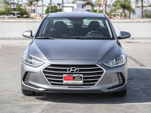 Used 2018 Hyundai Elantra Value Edition FWD image 3