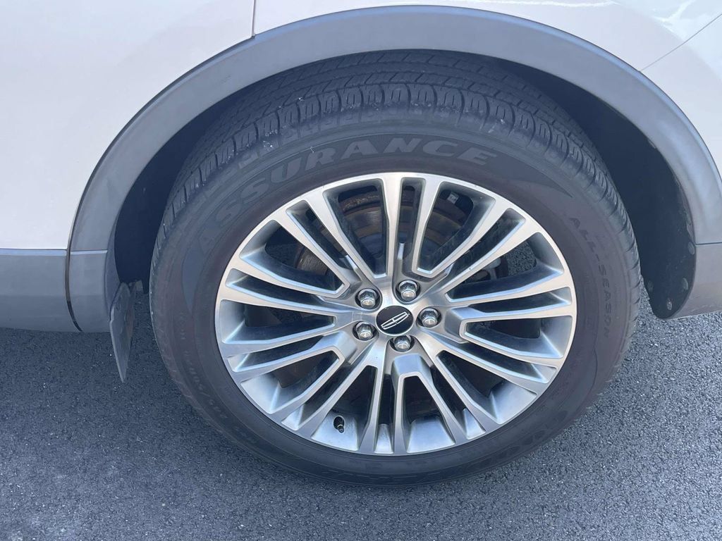 Used 2016 Lincoln MKX Reserve w/ Technology Package AWD/4WD image 9